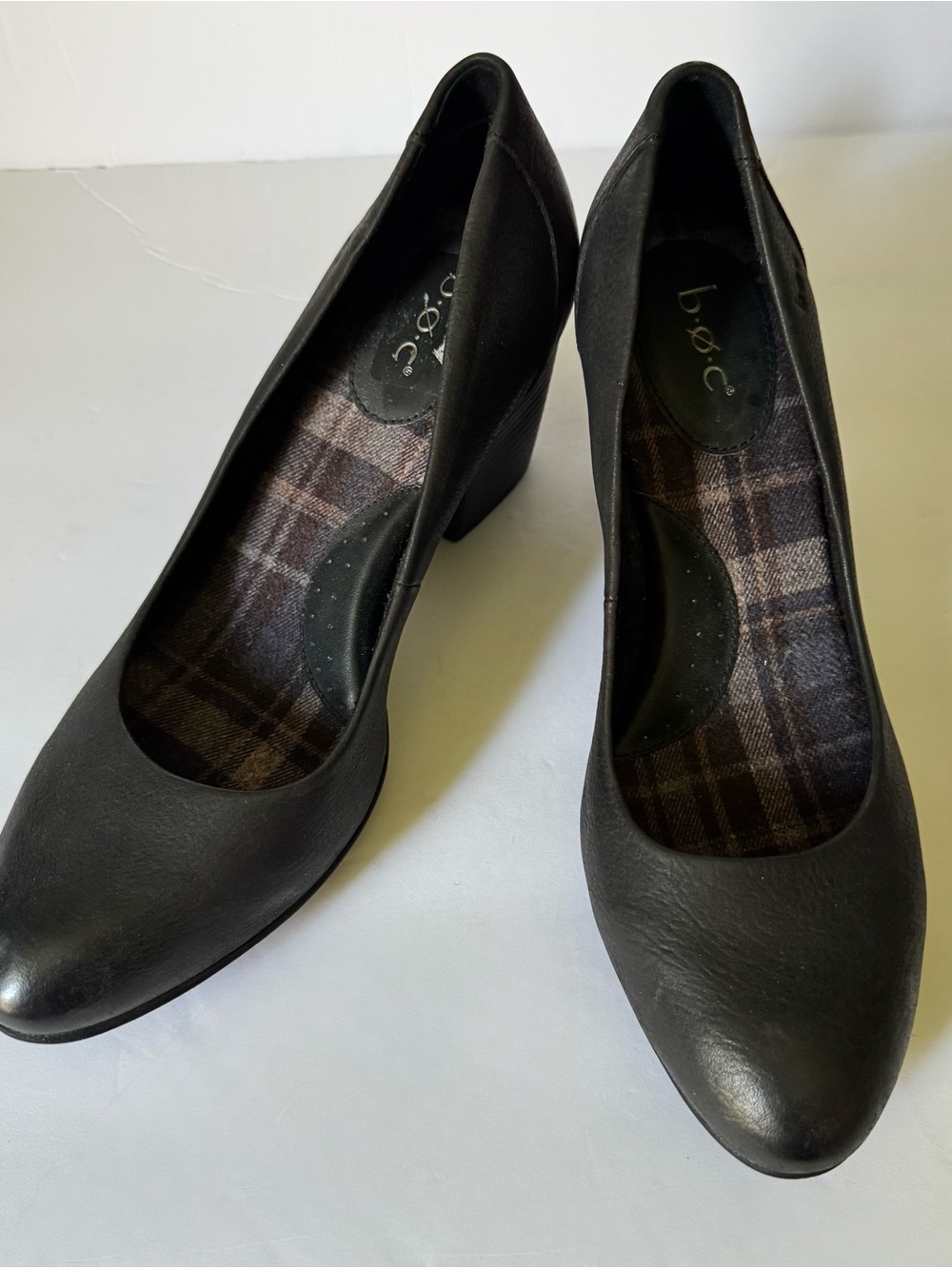 BOC Women’s 9M Black Leather Slip On Stacked Heel Pump Shoes Career